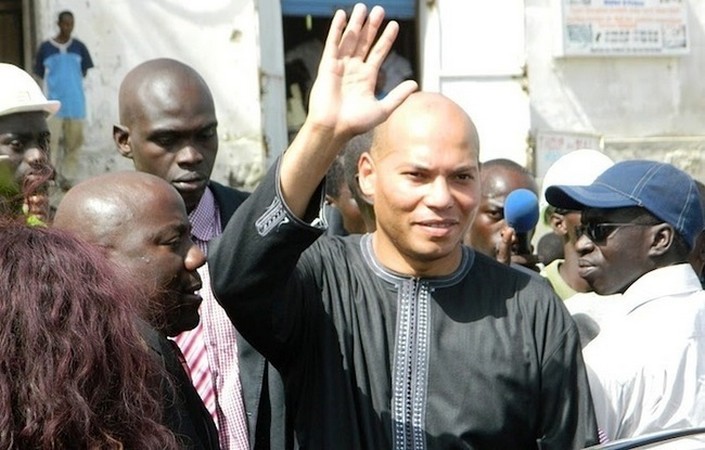 Sénégal: 7 ans de prison assortis de 380 millions d’euros d’amende, requis contre Karim Wade