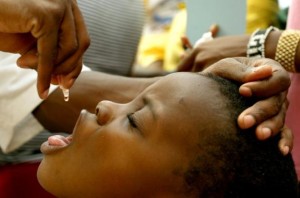 Il y a un risque élevé de développement de la poliomyélite en Guinée et au Mali, a annoncé lundi l'Organisation mondiale de la santé (OMS), après un premier cas apparu dans ce dernier pays. /Photo d'archives/REUTERS/Wayne Conradie