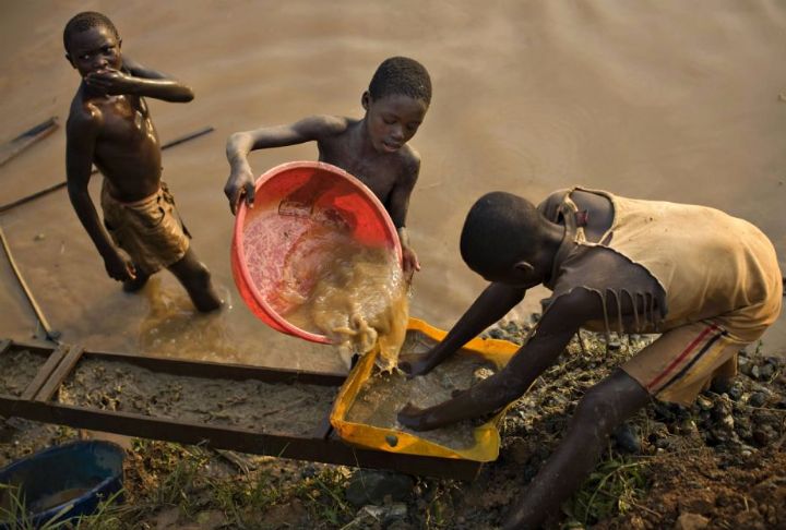Le Gabon veut mettre fin à l’orpaillage artisanal