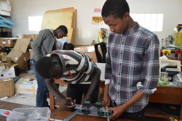 SENEBOT représente le Sénégal au concours de robotique «First Global»