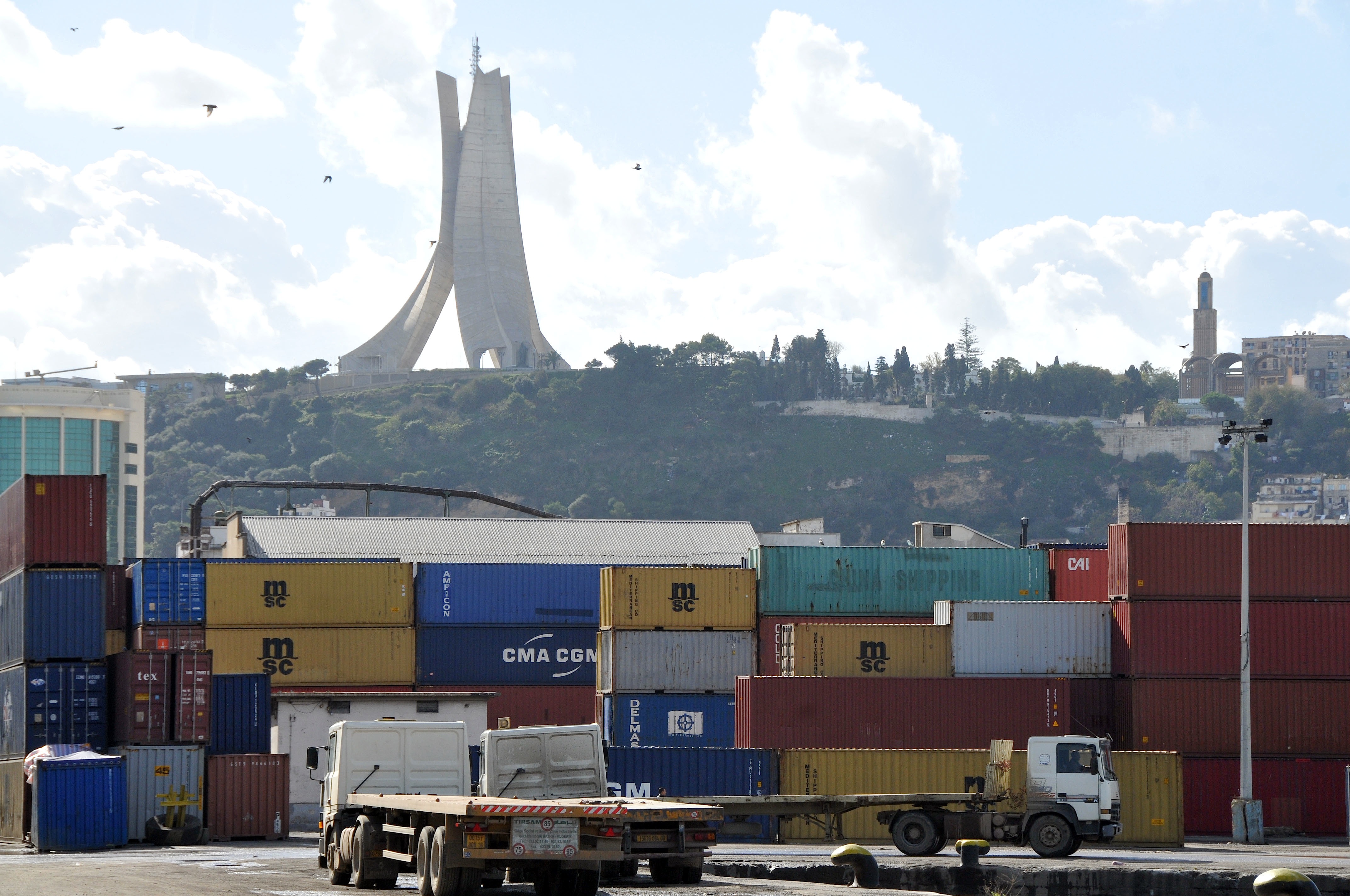 L’Algérie renonce au système des licences d’importations