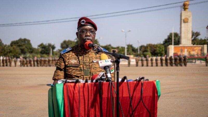 Le général Gilbert Ouédraogo prend le commandement des forces armées nationales du Burkina