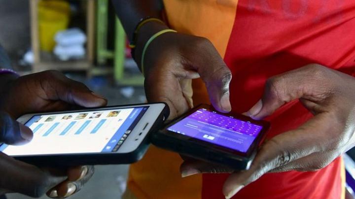 Burkina Faso : La coupure de l’internet mobile divise