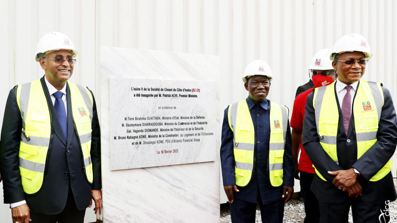 Le Premier ministre ivoirien, Patrick Achi inaugure une usine de ciment
