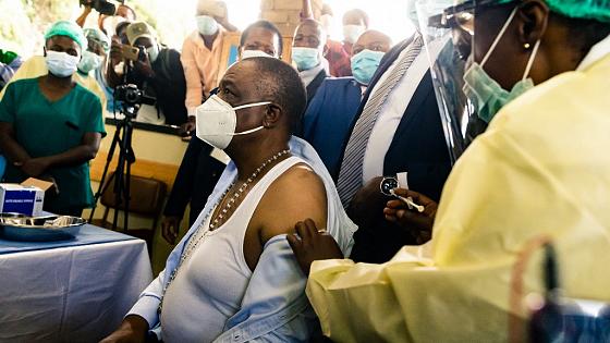 Le Zimbabwe compte intensifier la campagne de vaccination contre la Covid-19