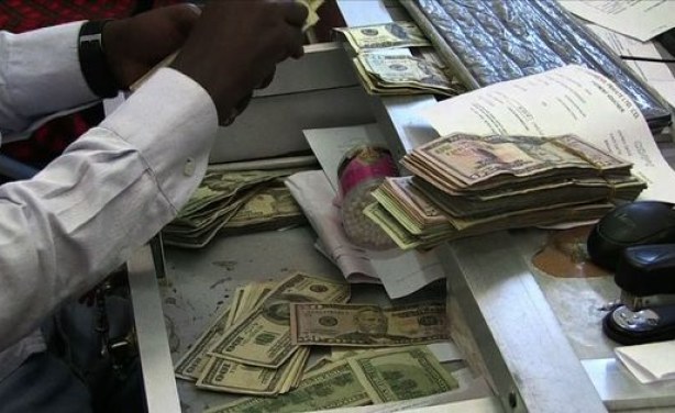 L’Ouganda affiche un retard dans la lutte contre le blanchiment d’argent