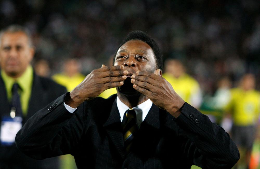 Pluies d’hommages provenant de divers horizons à Pelé en Afrique suite à sa disparition