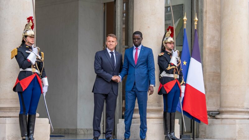 Macron et Faye revisitent l’avenir de la coopération entre leurs deux pays