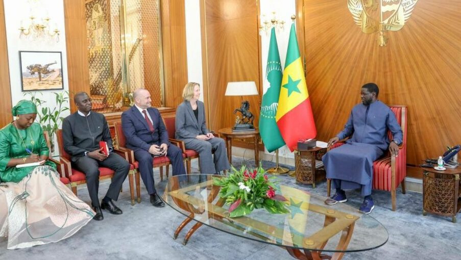 Or noir: Le Sénégal fait le point de l’exploitation de ses gisements avec Woodside Energy