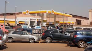 Mali : malgré les annonces officielles, l’électricité et le carburant manquent toujours à Bamako